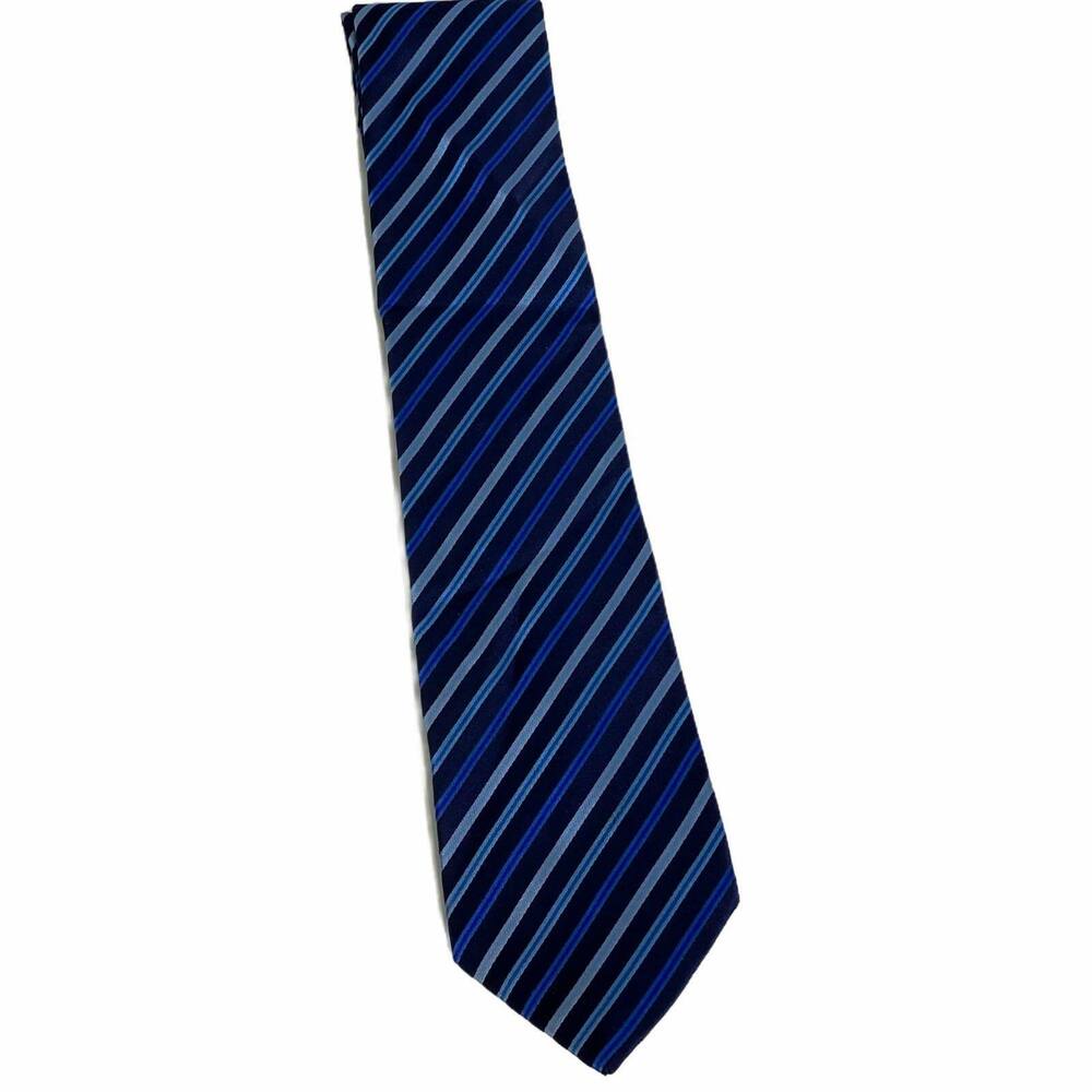 BCBG Attitude Men's Tie Hand Sewn 100% Imported Silk Blue Striped One Size NWT